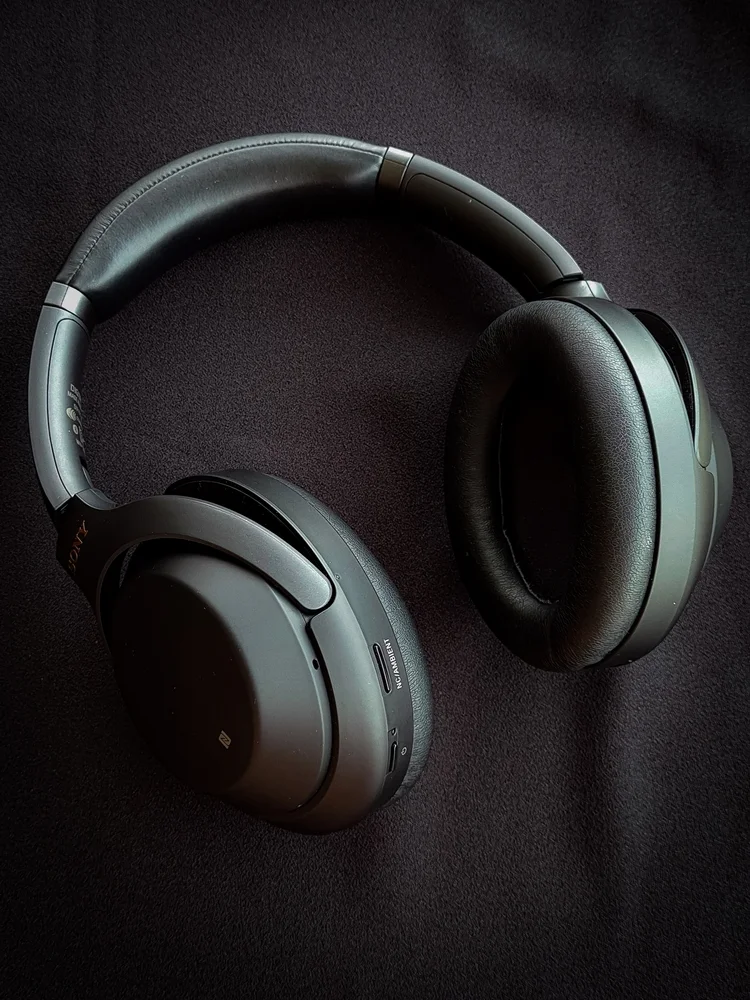 האם בצום י"ז בתמוז מותר לשמוע שירים? האם בצום י"ז בתמוז מותר לשמוע שירים?