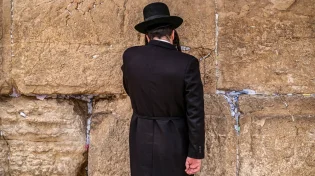 האם חובה לצום בי"ז בתמוז?