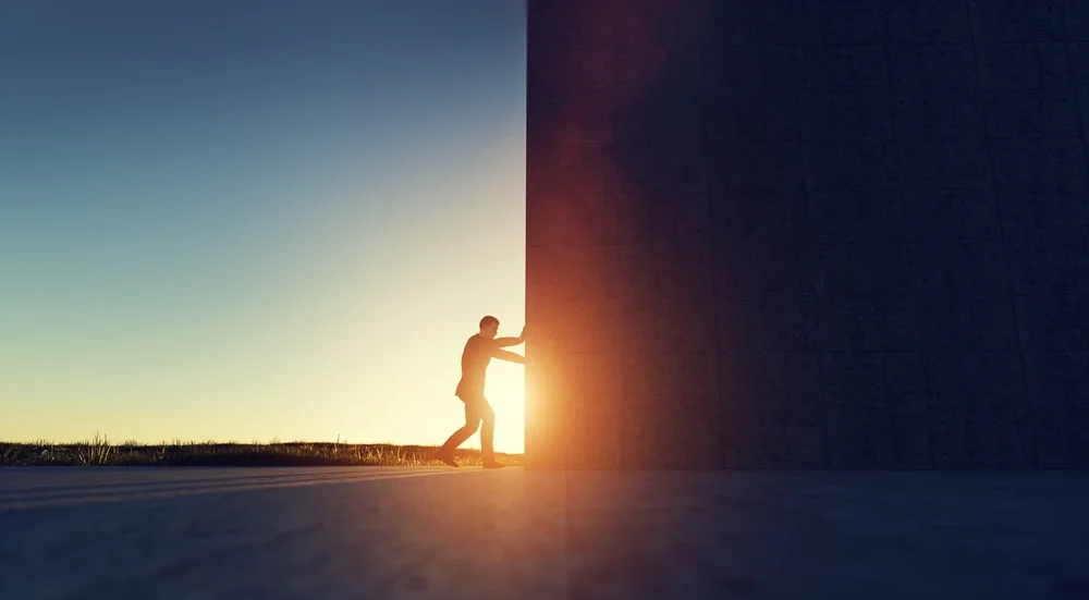 אל תדחקו חיים שלמים בשביל הרגעים המתים