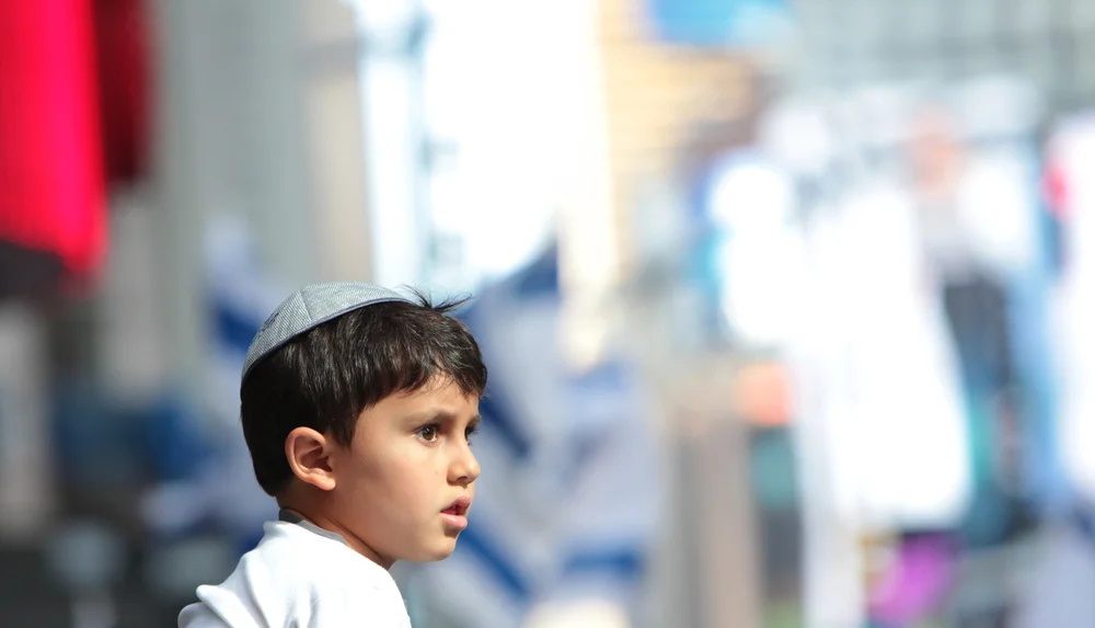 האם חייב ללכת עם כיפה? האם חייב ללכת עם כיפה?