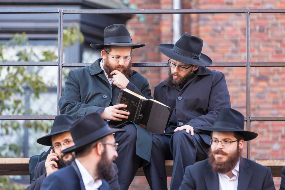 האם כובע נחשב כמו כיפה? האם כובע נחשב כמו כיפה?