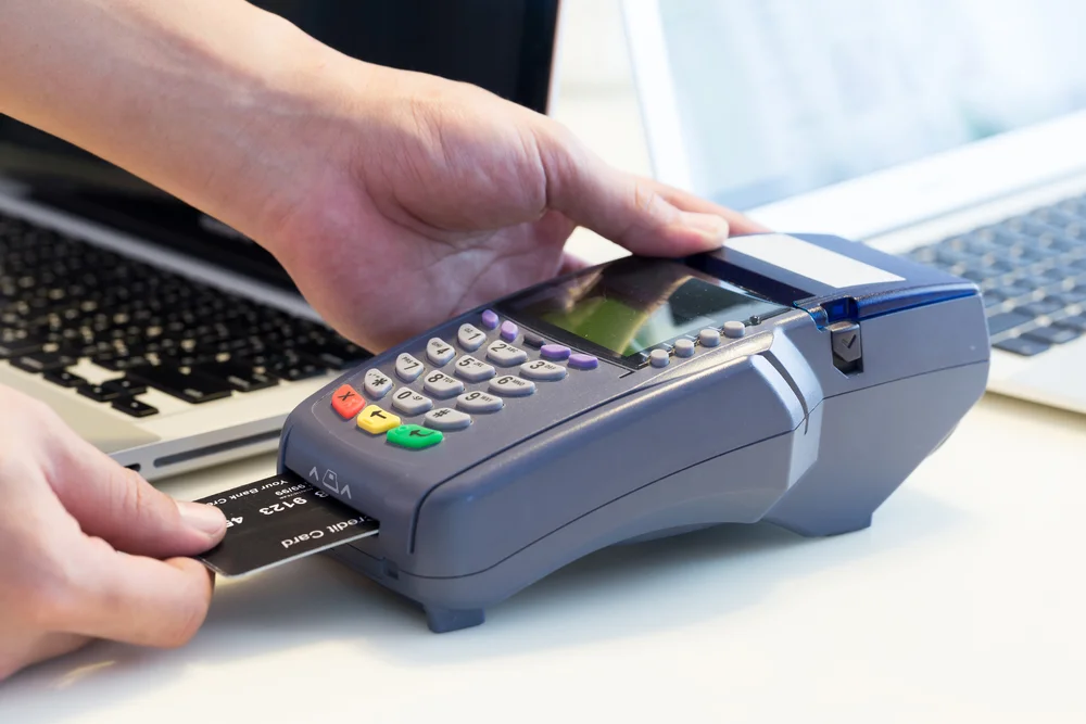 האם מותר לקנות בשלושת השבועות?