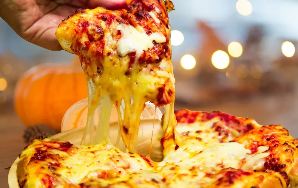 האם מותר לאכול פיצה בחו"ל? האם מותר לאכול פיצה בחו"ל?