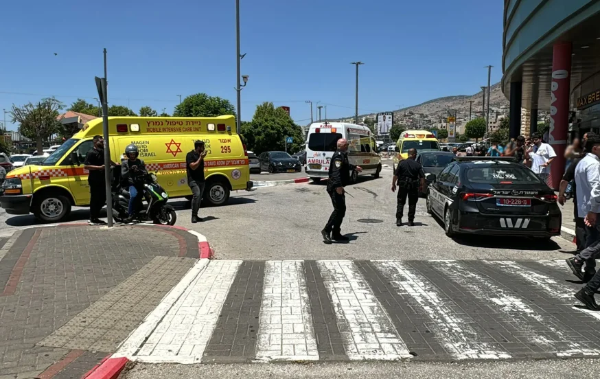 פיגוע דקירה מזעזע בקניון "חוצות" כרמיאל: שניים נפצעו פיגוע דקירה מזעזע בקניון "חוצות" כרמיאל: שניים נפצעו