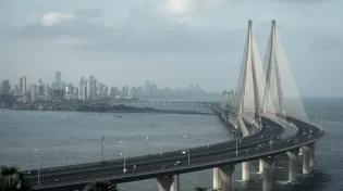 הגשר החדש בסין ששובר 10 שיאי עולם