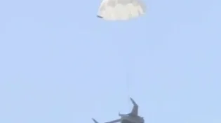 צפו: חיזבאללה משגרים כטב״ם עם מצנחים