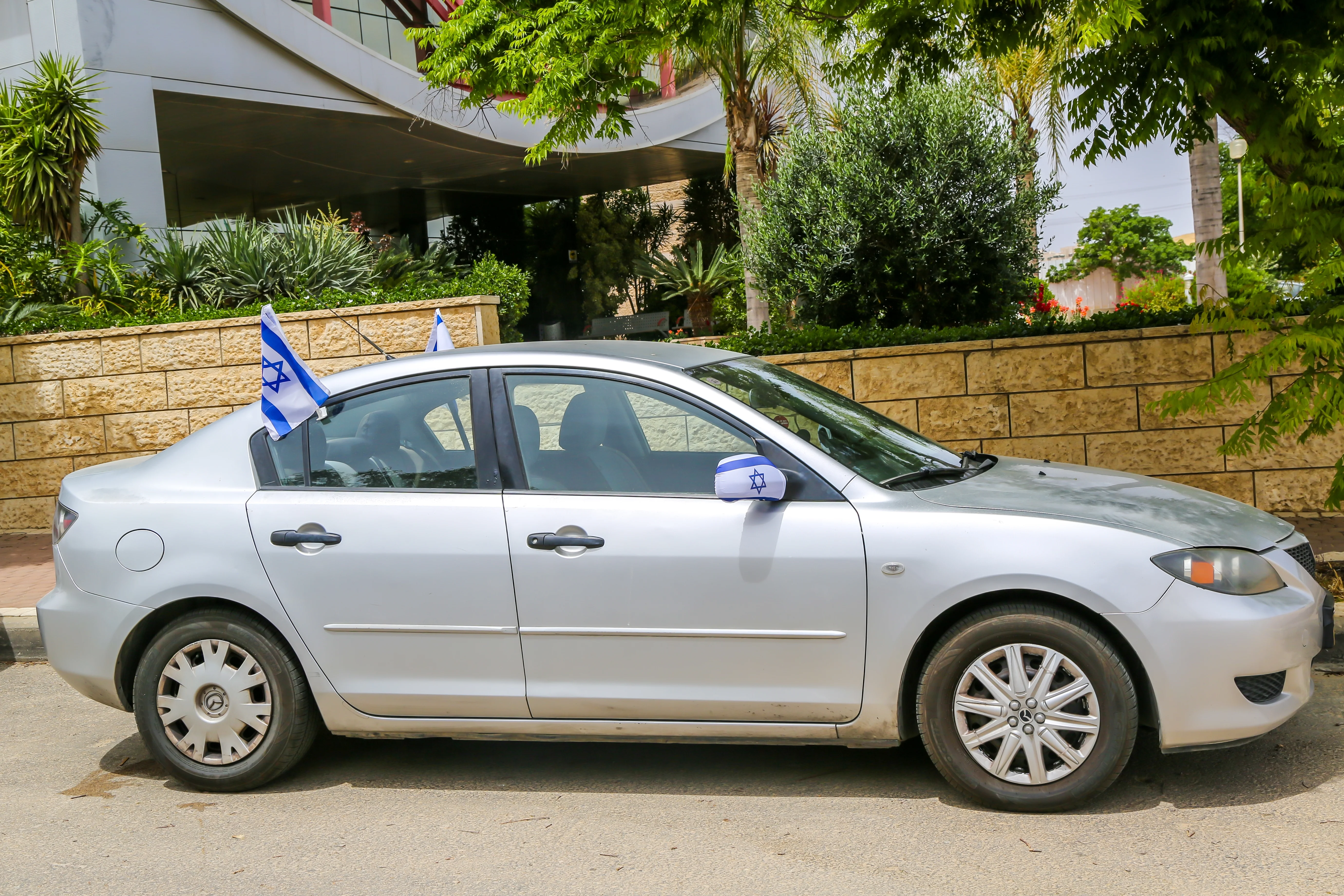 פעוט בן שנתיים נפטר לאחר שנשכח ברכב סגור באשדוד