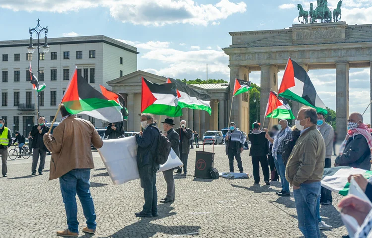 הבחירות בצרפת, היהודים מודאגים - זה או רע או רע יותר הבחירות בצרפת, היהודים מודאגים - זה או רע או רע יותר