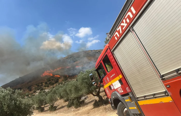 שריפות בגליל בעקבות ירי מלבנון, אזעקות גם במירון