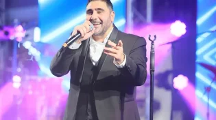 הזמר שמרים את כל הרחבות: מחרוזת חדשה של חפצדי