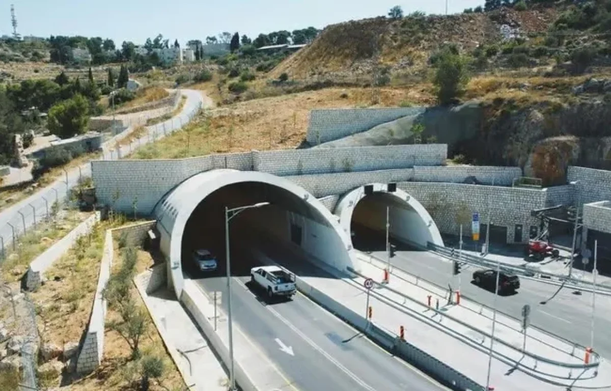 כביש המנהרות נפתח לתנועה: ירושלים קיבלה שער כניסה