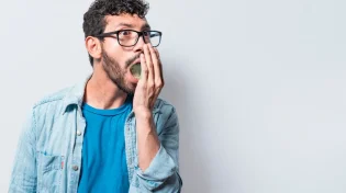 6 סיבות לריח רע מהפה שאולי לא חשבתן עליהן