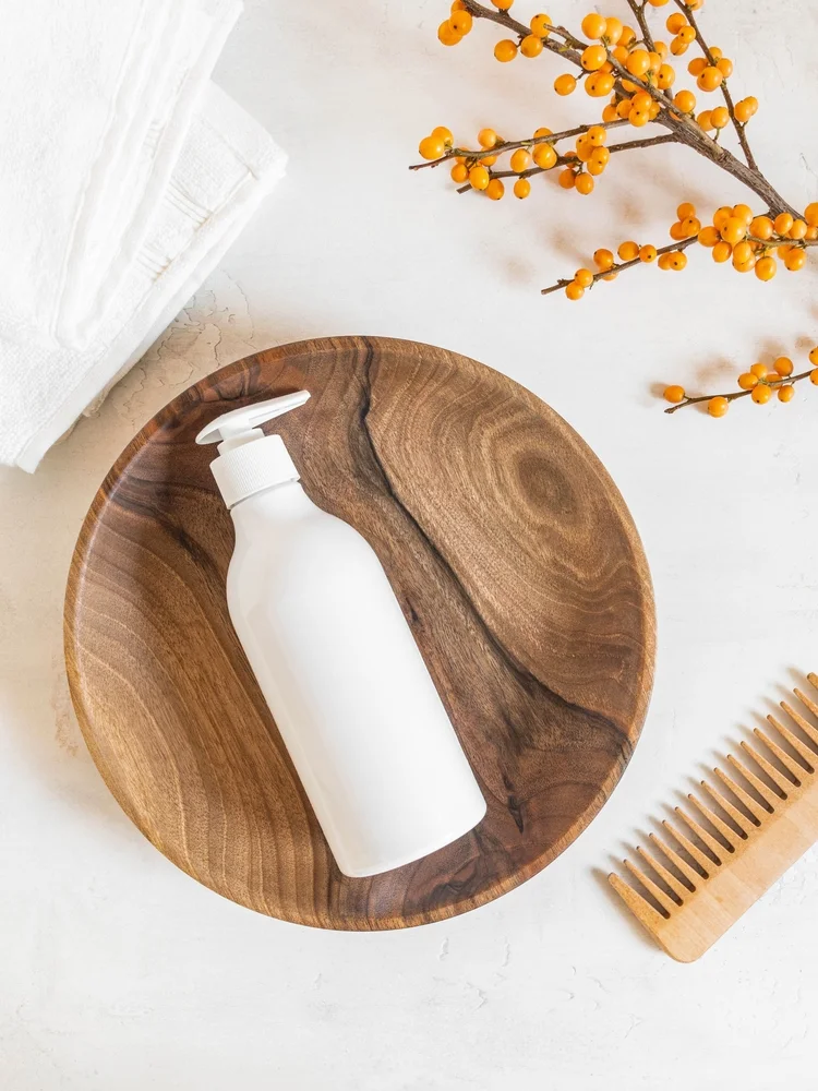 האם מותר לשים קרם לשיער בשבת?