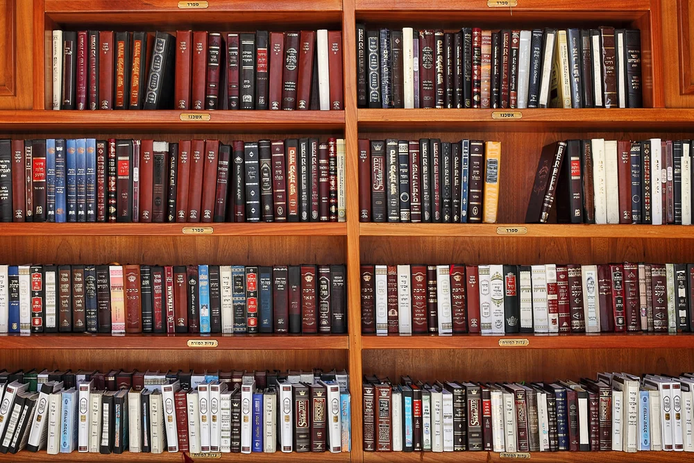 האם מותר לקרוא פיטום הקטורת בשבת? האם מותר לקרוא פיטום הקטורת בשבת?