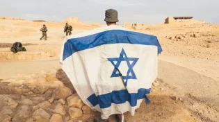 הישוב היהודי שפונה מעזה. ודגל ישראל שהונף מחדש