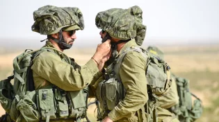 צה"ל מקים חטיבה חרדית חדשה: חיילים עם טלפונים כשרים