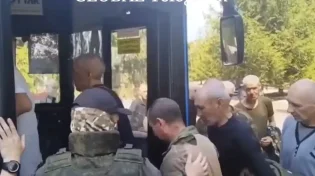 חילופי שבויים: אוקראינה שחררה עשרות לוחמים רוסים
