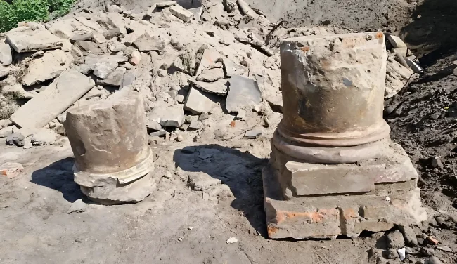 בית כנסת שנהרס בשואה התגלה באוטווצק, פולין
