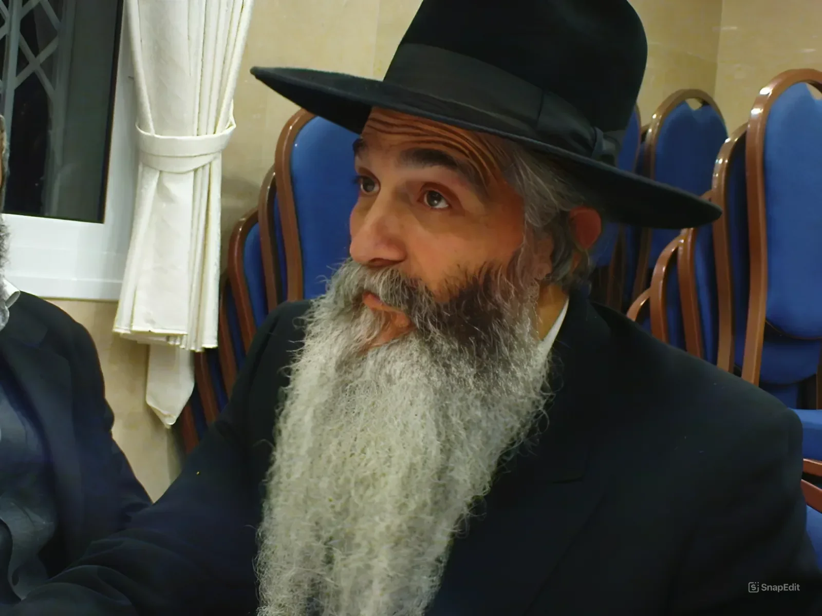 פתאום רבי דוד הסתכל אליי ושאל אותי: "מה כתוב פה?!"