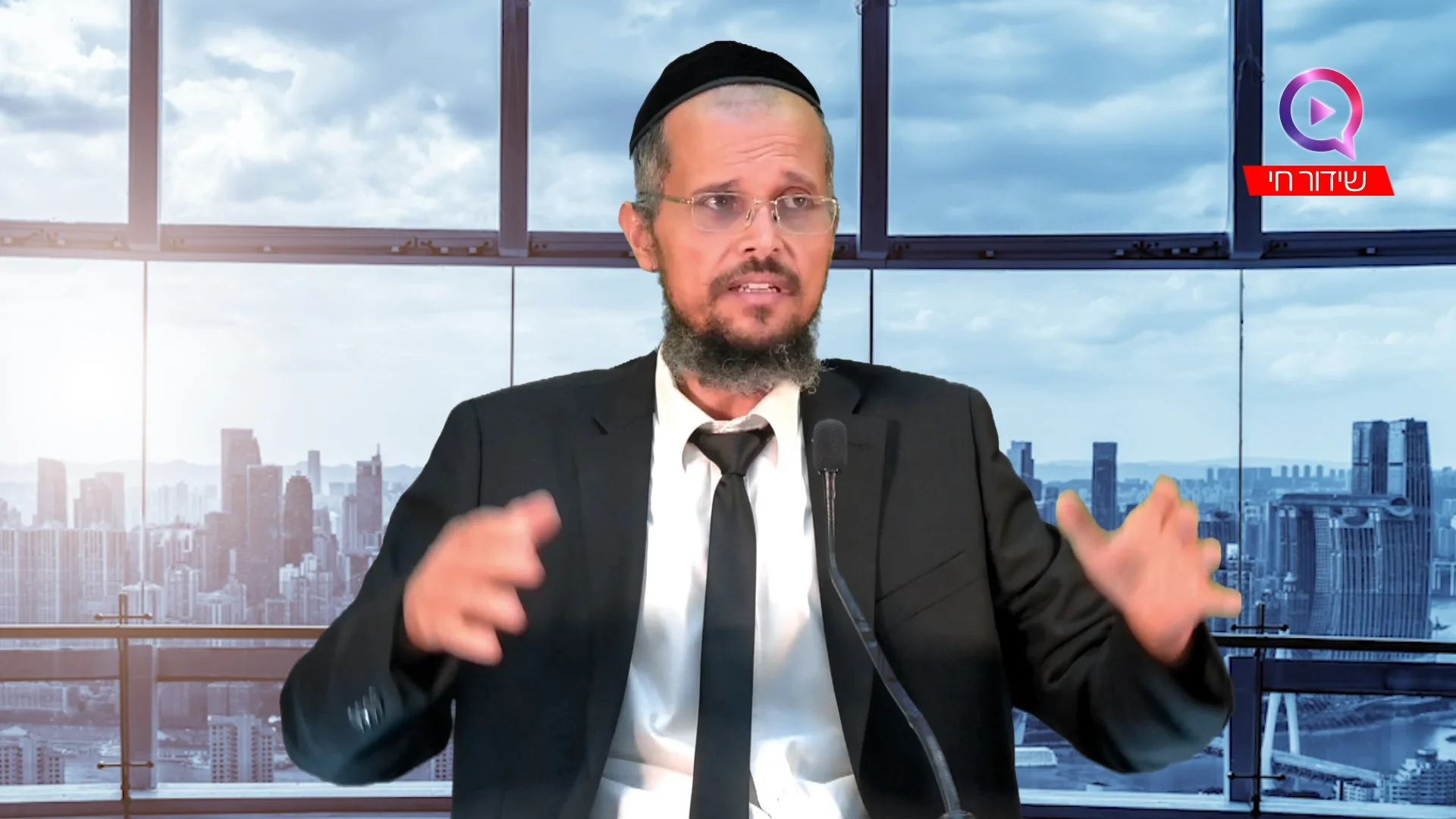 מזעזע! פתאום הצדיק רבי דוד אבוחצירא הסתכל אליי ושאל אותי "מה