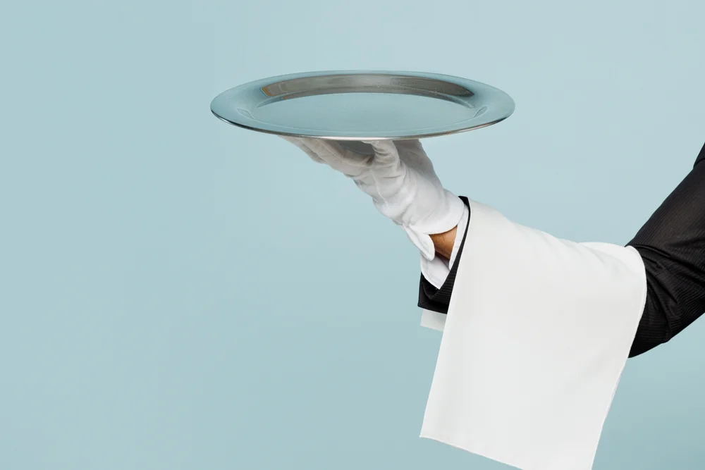 האם מותר לעבוד בשבת במלצרות? האם מותר לעבוד בשבת במלצרות?