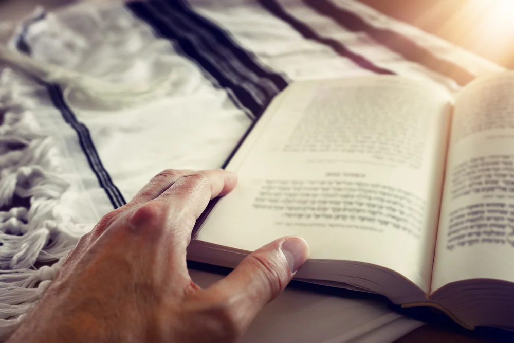 האם מותר לקרוא פרק שירה בשבת?