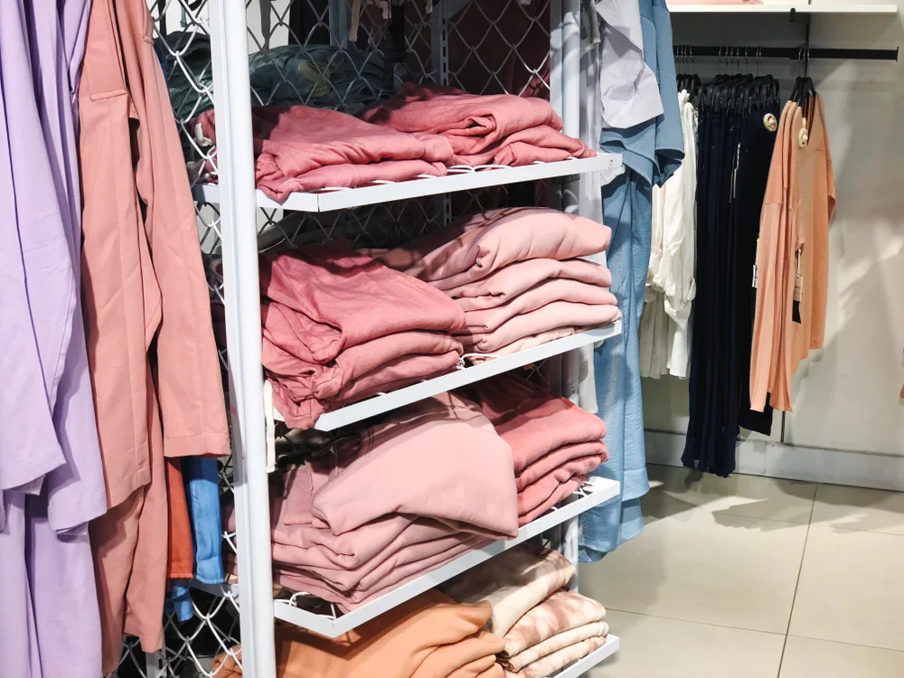 הוראת הרבנים לקיץ: יש להימנע מחנויות עקב לבוש לא צנוע הוראת הרבנים לקיץ: יש להימנע מחנויות עקב לבוש לא צנוע