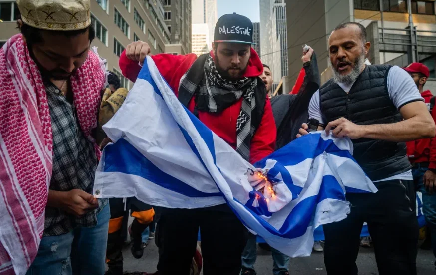 פרצה בהסכם הפטור מוויזות: פעילי שמאל יוכלו להיכנס