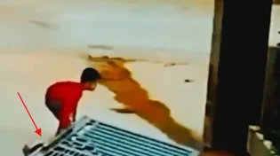 שבר את הרשת: ילד קיבל כוחות על טבעיים לאחר שחברו נמחץ