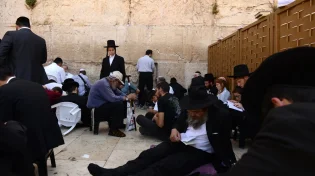 הכותל המערבי נערך לאבלות תשעה באב: אלפים צפויים להגיע