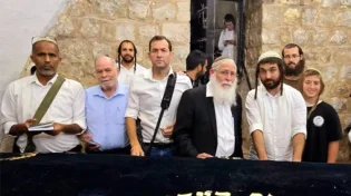 אלפים התפללו בקבר יוסף: "חייבים לנצח במלחמה"