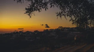 לבנון בחשכה: הפסקת חשמל מוחלטת בעקבות מחסור בנפט