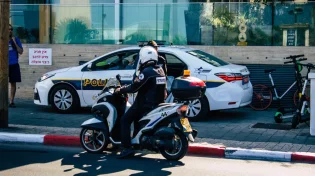 צפו: האופנוען השתולל ונתפס