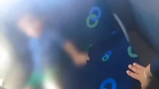 תיעוד מדאיג: פעוט אותר לבדו באוטובוס 
