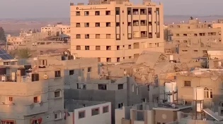 תיעוד מדהים של תקיפת מגדל בעזה