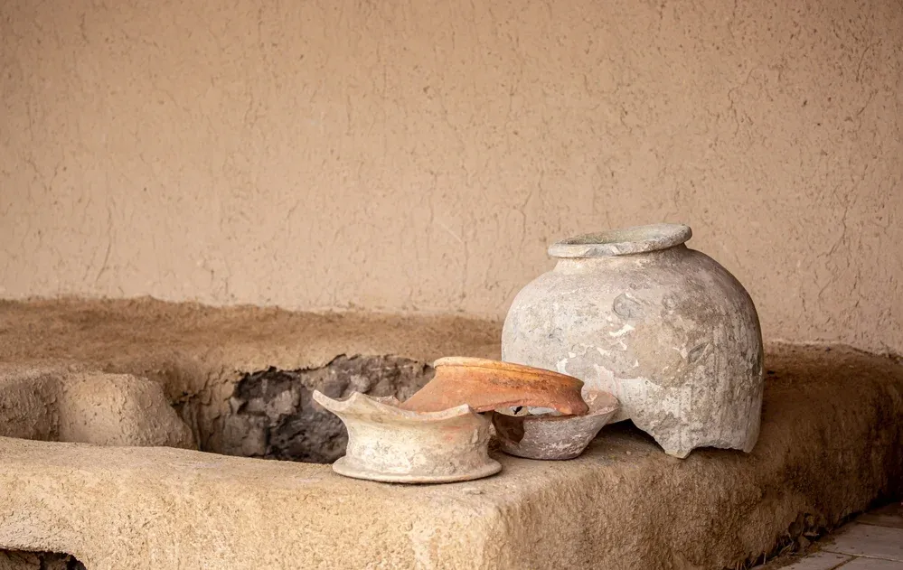 ילד בן 5 שבר בטעות קנקן בן כ-3,500 שנה במוזיאון הכט