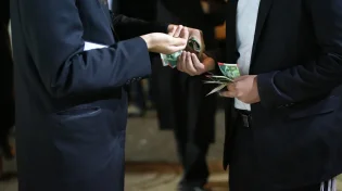 מדוע צועקים בתפילת ראש השנה על הפרנסה?