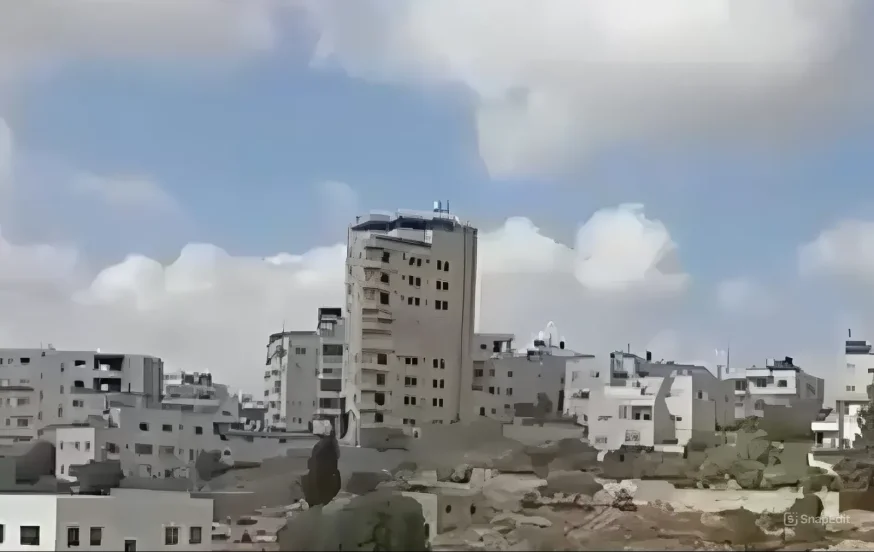 ירי נ״ט לעבר בית שבו התבצר המחבל ירי נ״ט לעבר בית שבו התבצר המחבל