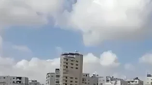 רגע ירי הטיל לבית המחבל בחברון
