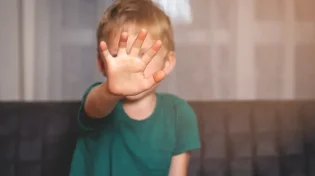 מה אמר הרמב"ם על ילד שלא רוצה ללמוד תורה?