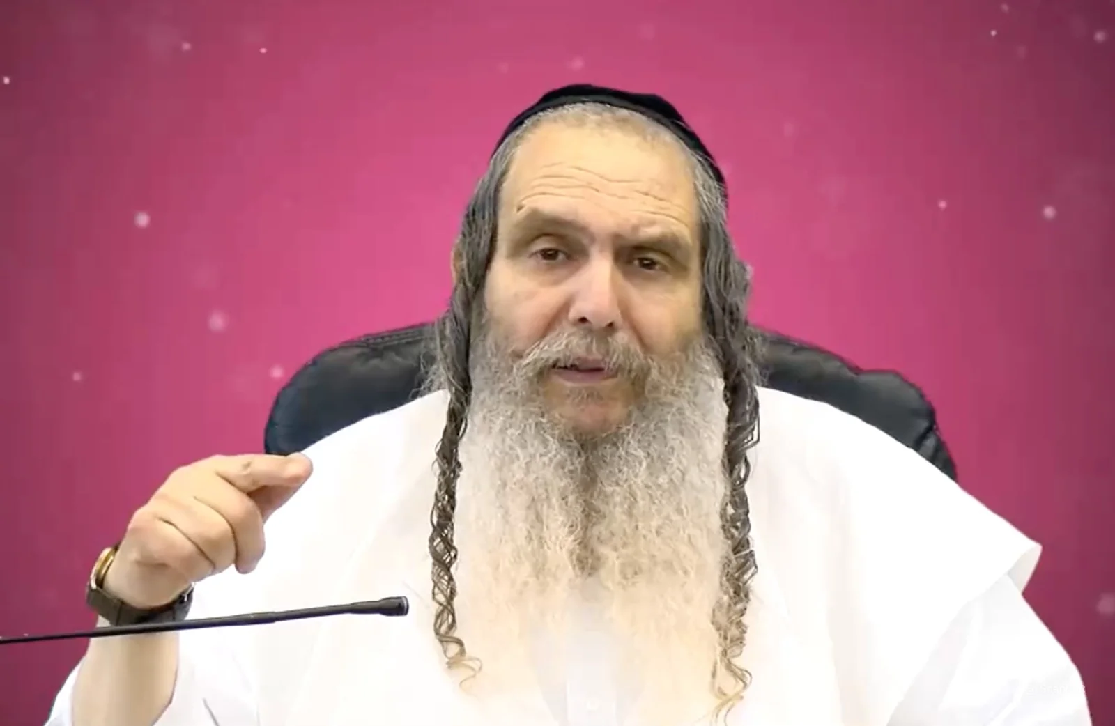 הרב שלום ארוש בדברי חיזוק בעניין האהבת חינם ובין אדם לחברו