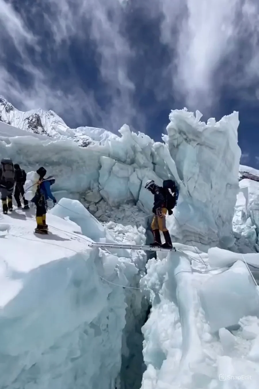 מפל קרח על הר האוורסט