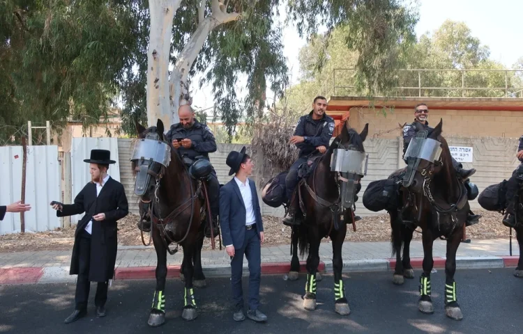 הרב הבכיר בגור מכחיש בתוקף דיווחים על מו"מ לגיוס