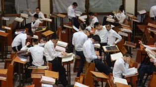 מרגש: רבבות לומדי תורה שבים לספסלי בית המדרש
