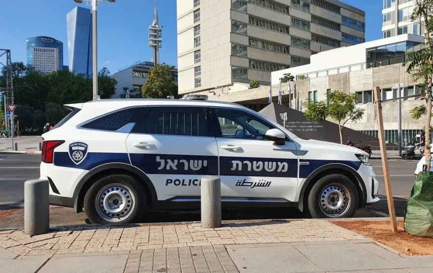 חטופים חטופים