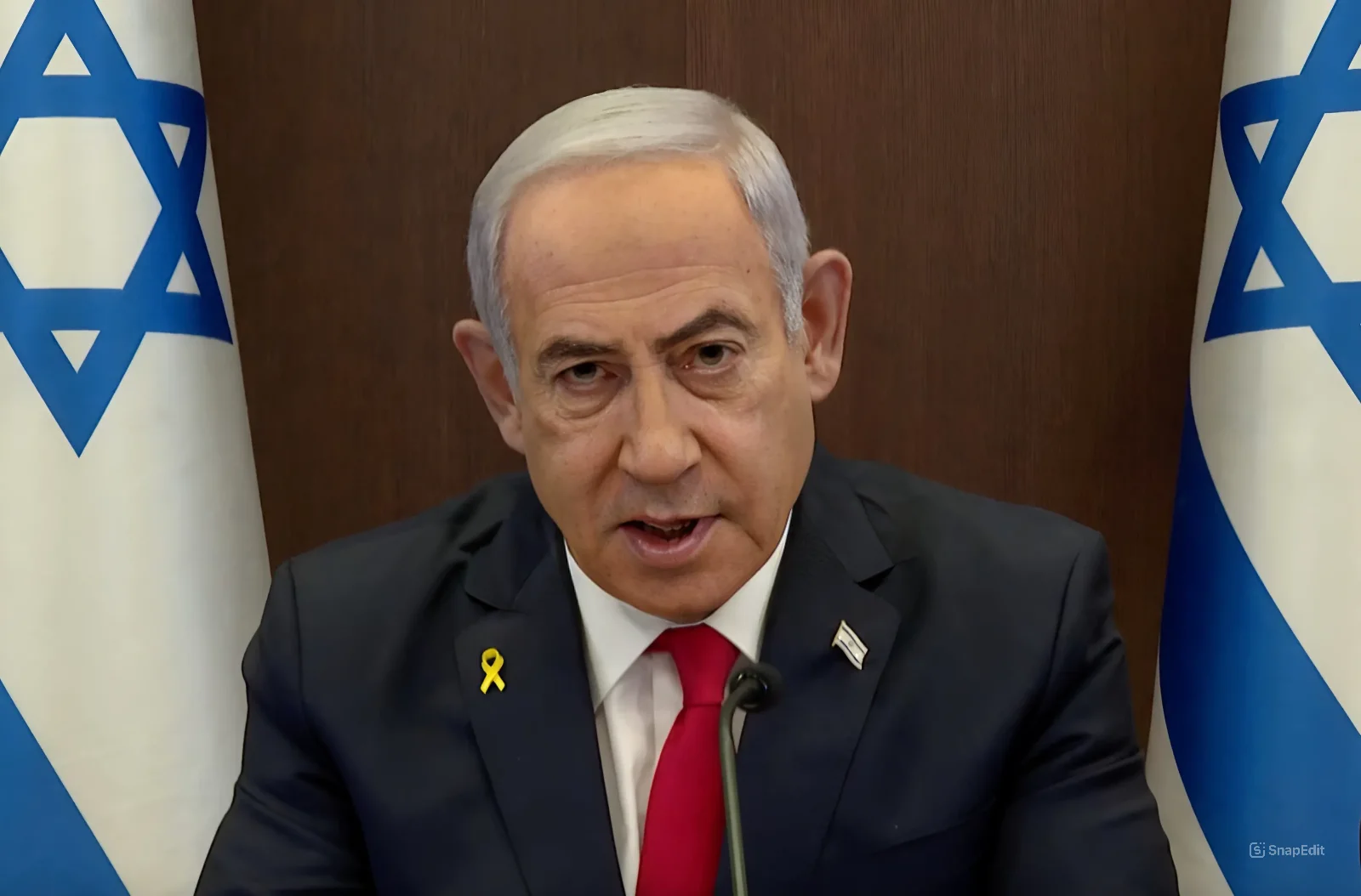 בנימין נתניהו בישיבת הממשלה בעקבות תקיפת החותים