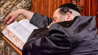 מה אמר הבעל שם טוב לבחור שנרדם ביום כיפור?