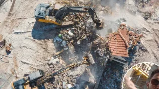 "תקשיבו טוב! מול הפנים שלי הורסים בניין של יהודים"
