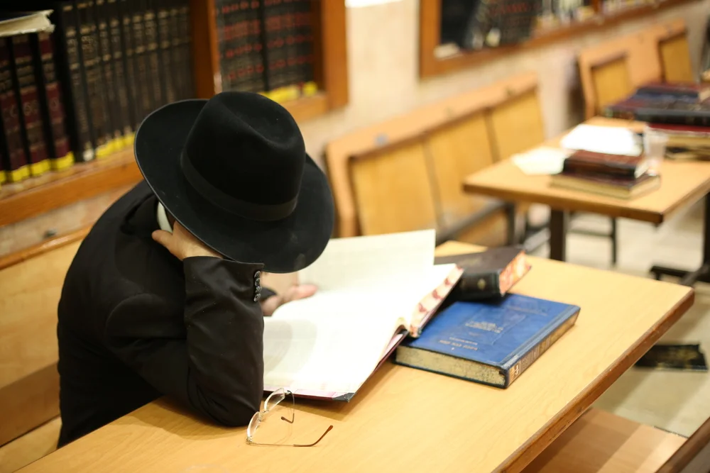 מי נקרא בזמננו צדיק שכדאי לקבל ממנו ברכה? הרב יהונתן ענבה משיב על השאלה מי נקרא בזמננו צדיק שכדאי לקבל ממנו ברכה? הרב יהונתן ענבה משיב על השאלה