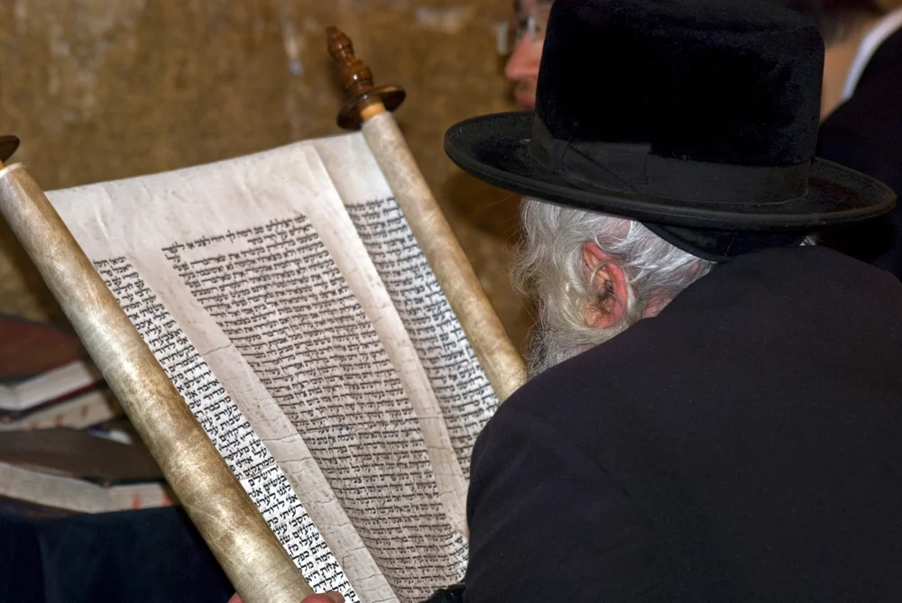 איזו מצווה הופכת את האדם לצדיק? הרב יהונתן ענבה משיב על השאלה